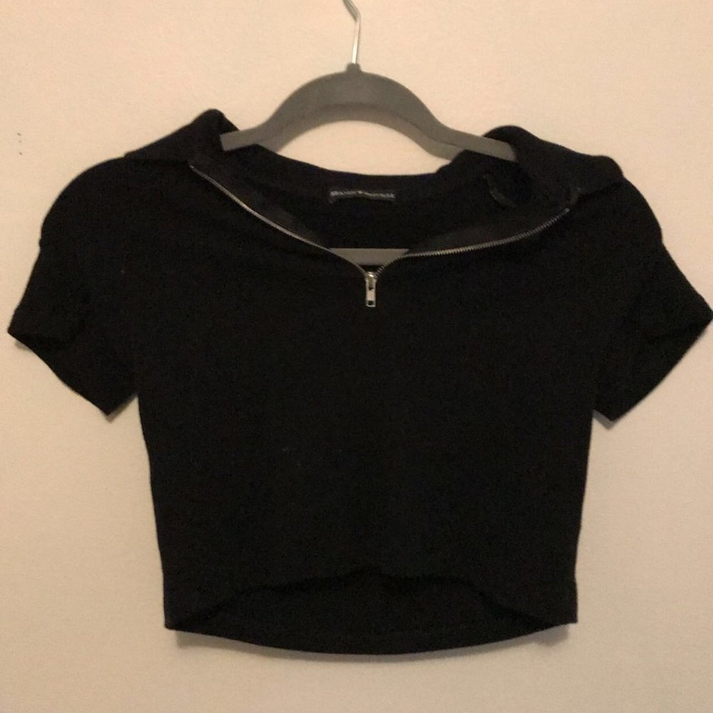 Zip Up Black Crop top